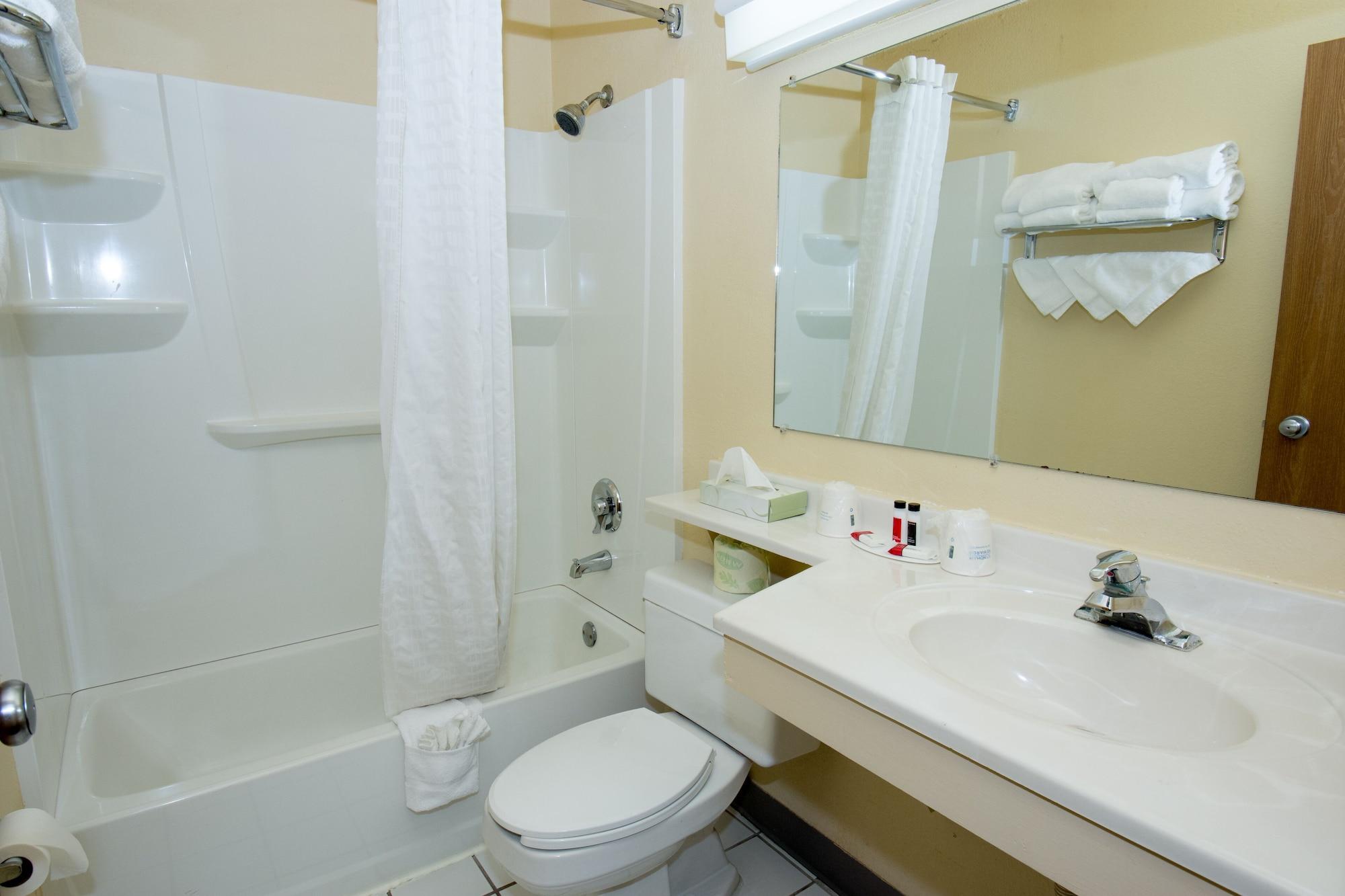 Hotel Super 8 By Wyndham Altoona Extérieur photo