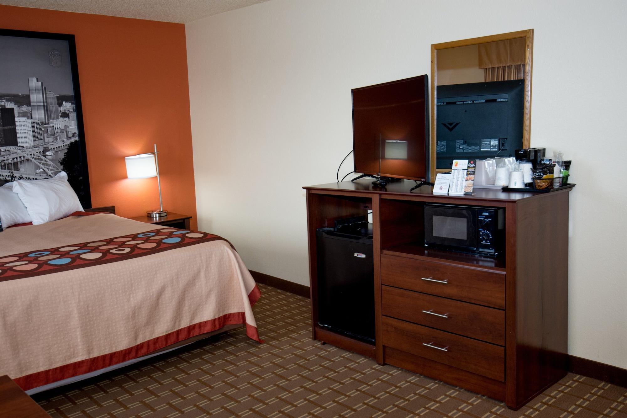 Hotel Super 8 By Wyndham Altoona Extérieur photo