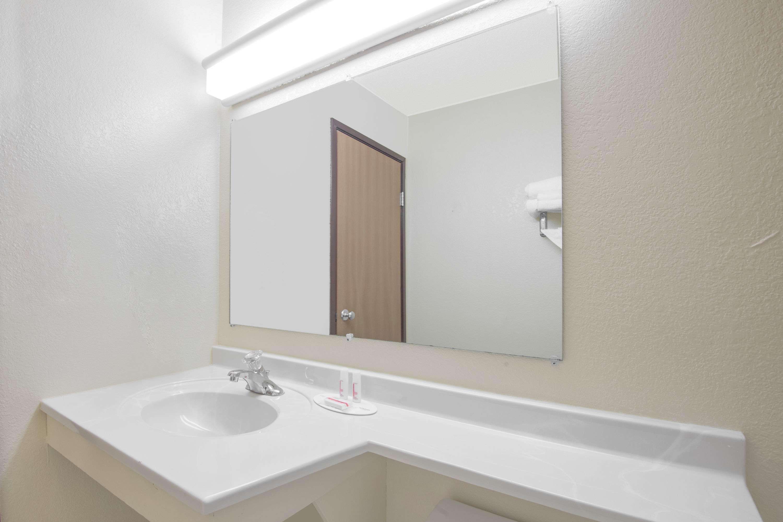 Hotel Super 8 By Wyndham Altoona Extérieur photo