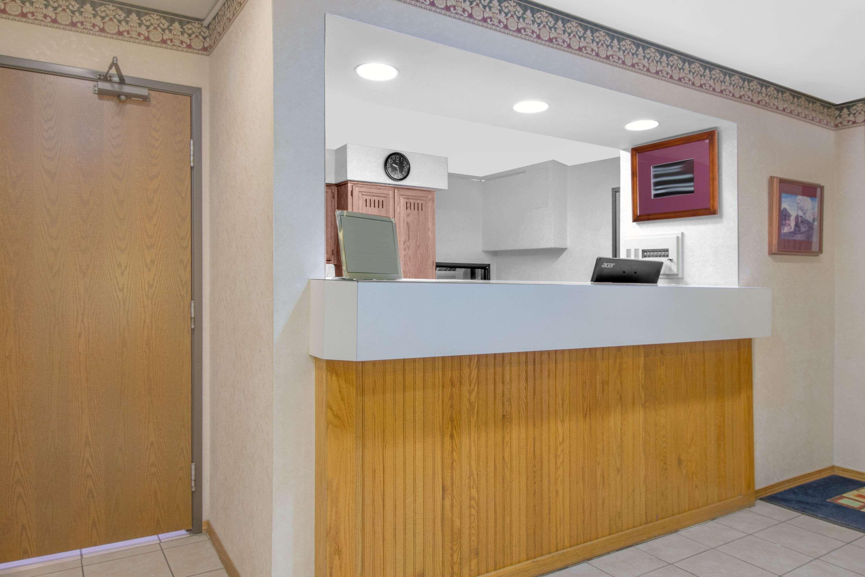 Hotel Super 8 By Wyndham Altoona Extérieur photo