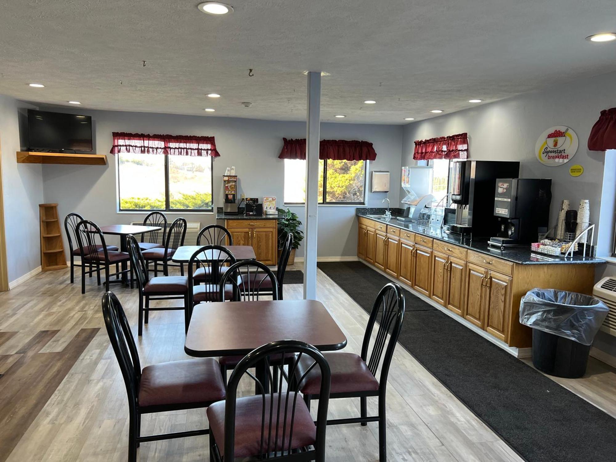 Hotel Super 8 By Wyndham Altoona Extérieur photo