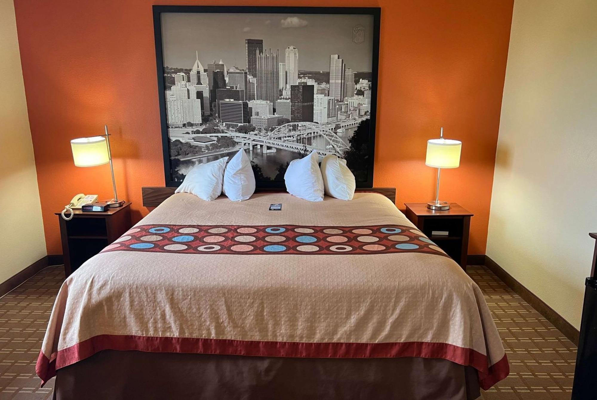 Hotel Super 8 By Wyndham Altoona Extérieur photo